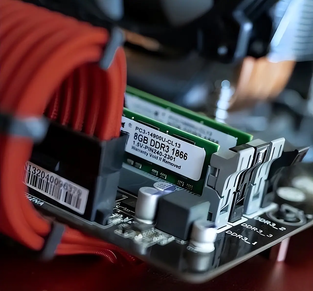 内存比黄金野：半年涨307%，一根条子顶一台电脑 -1