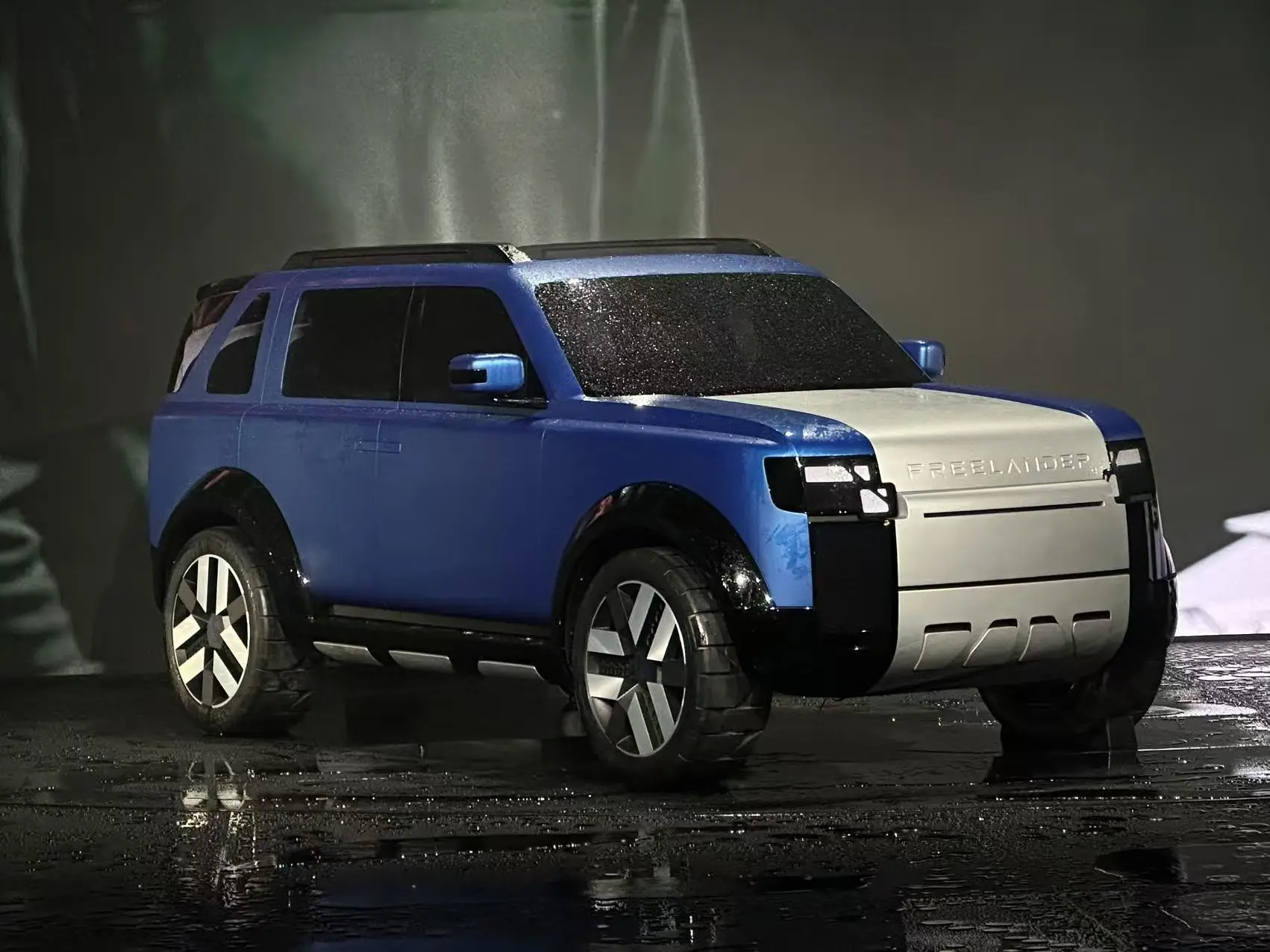 路虎“借壳重生”！奇瑞联手捷豹路虎推FREELANDER神行者 -1