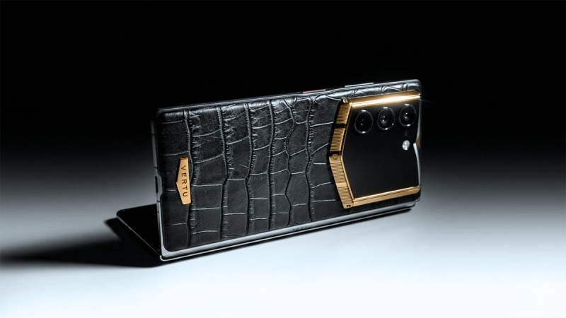 起售价5万块！Vertu Alphafold折叠屏手机，专供土豪老板 -1