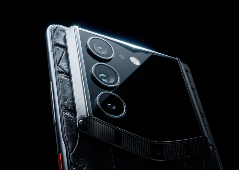 起售价5万块！Vertu Alphafold折叠屏手机，专供土豪老板 -1