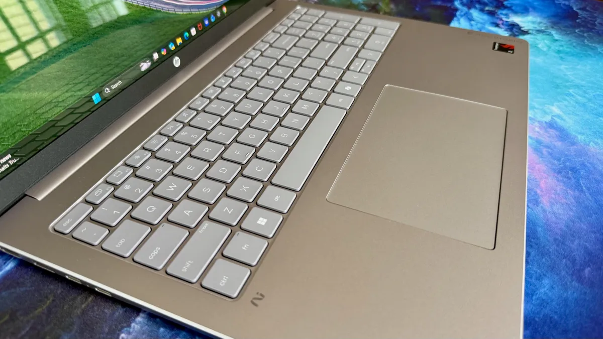hp omnibook 3 16 keyboard.jpg