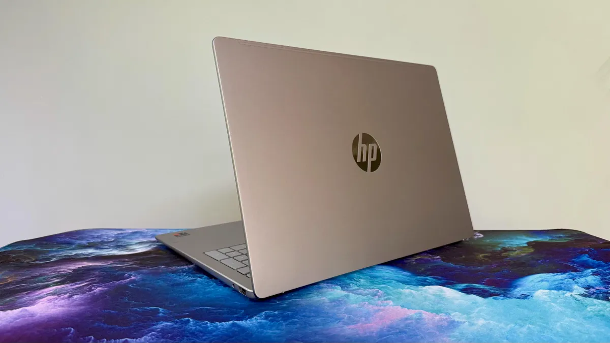 hp omnibook 3 16 lid.jpg