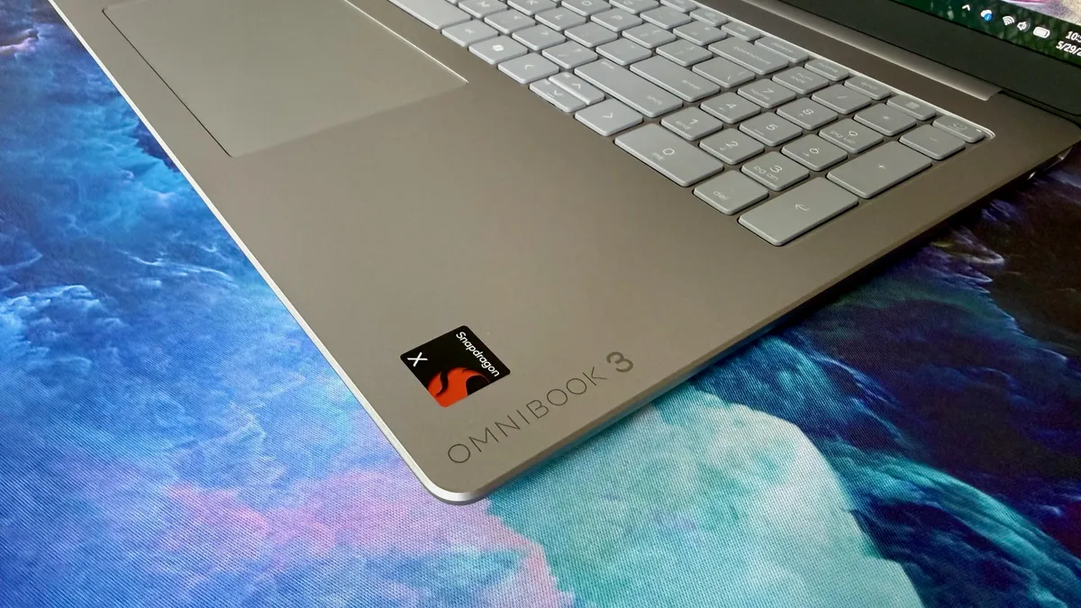 hp omnibook 3 16 snapdragon x.jpg