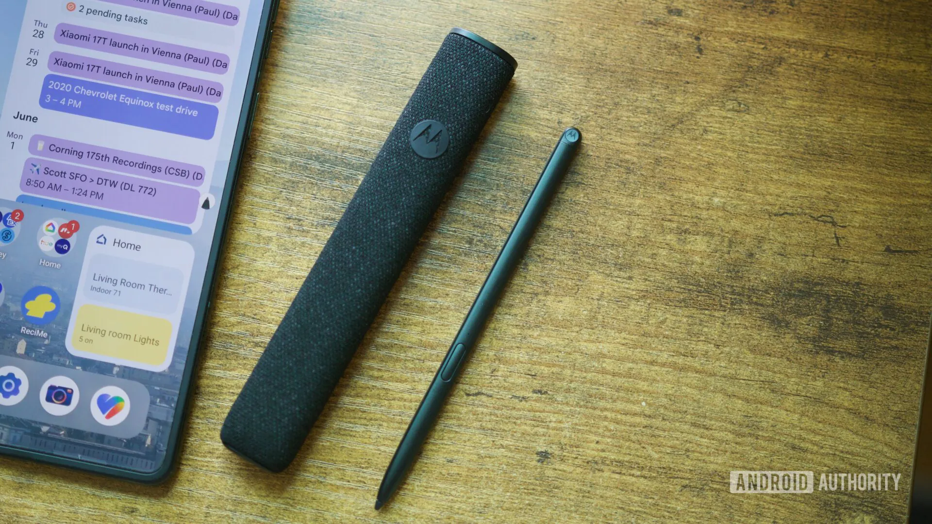 motorola razr fold review moto pen ultra 2 1920w 1080h.jpg