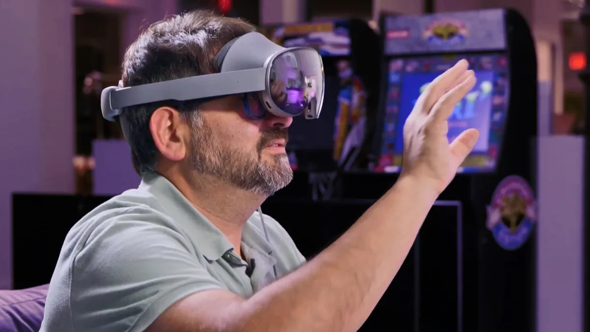 scott samsung xr headset.jpg
