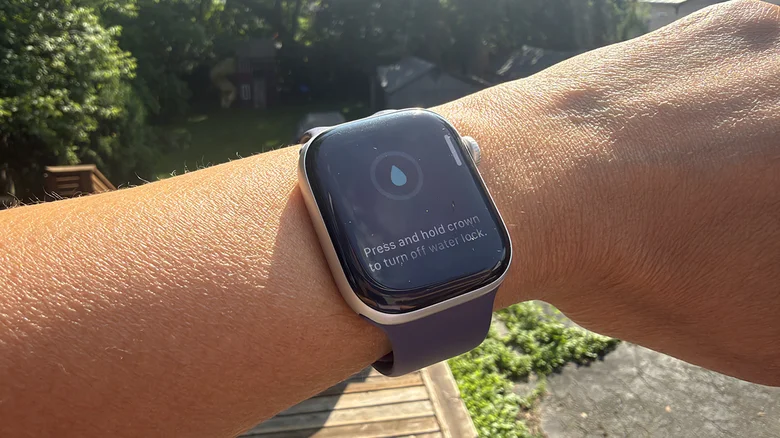 how apple watch water lock works 1783628069