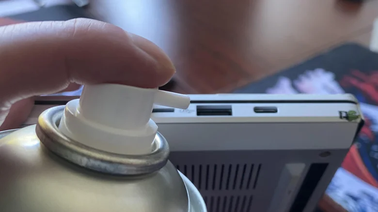 how do you clean a dirty usb port 1783966131