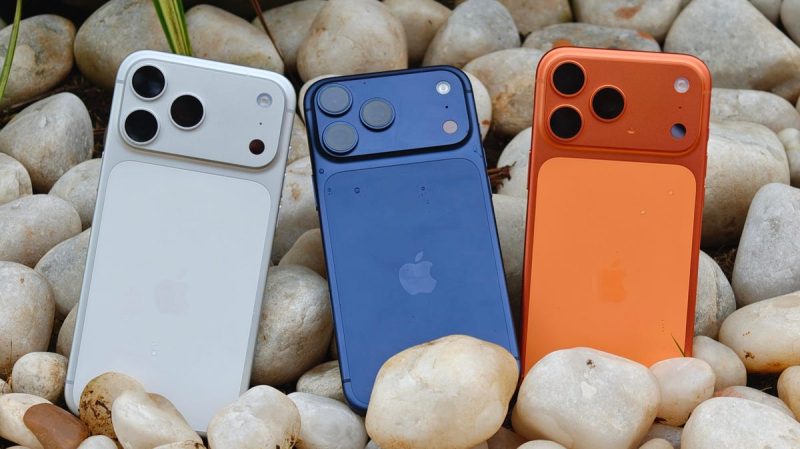 无开孔、无按键、微曲屏……iPhone 20这波操作,安卓阵营慌了 -1 无开孔、无按键、微曲屏……iPhone 20这波操作,安卓阵营慌了 -1