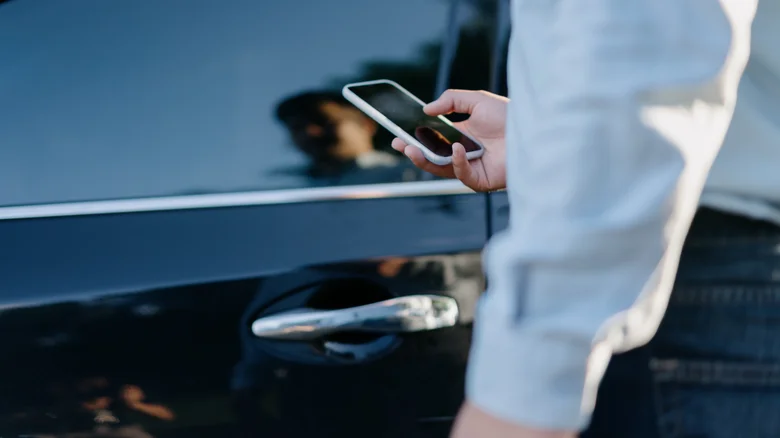 pros and cons of aftermarket systems and factory apps 1784896471