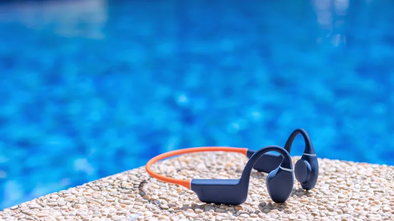 what to look for in swimming headphones 1784223228