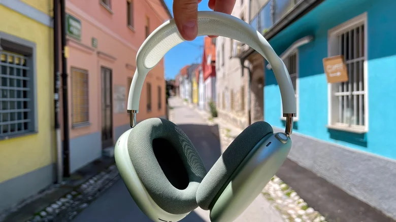what type of headphones is best to reduce hearing loss 1784303358