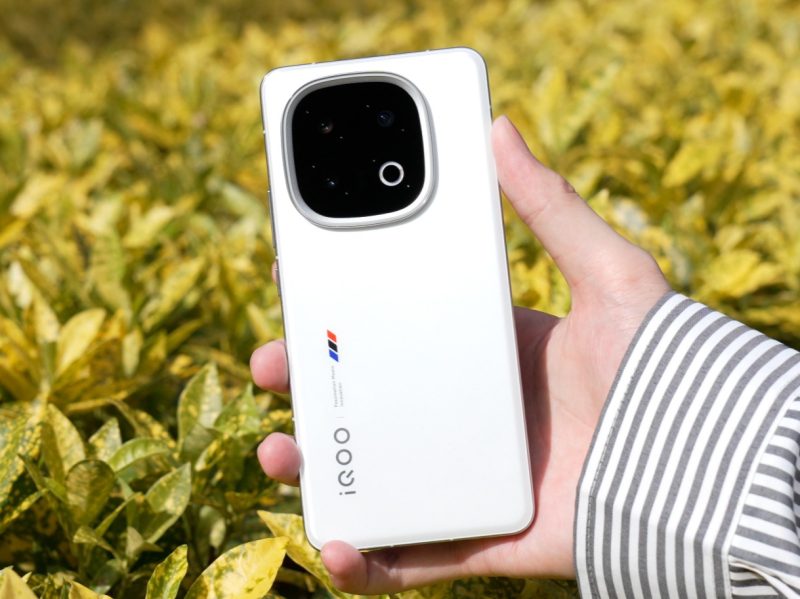 iQOO Z10 Turbo+ 8000mAh 超大电池续航评测:重度用户值得入手吗? -1 iQOO Z10 Turbo+ 8000mAh 超大电池续航评测:重度用户值得入手吗? -1
