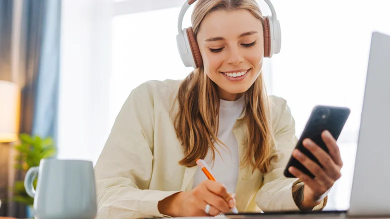 bluetooth multipoint reduces friction for multi device setups 1784729057