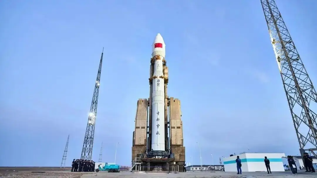 国际首次!中国钙钛矿探测器太空“开箱”,一边探测射线一边光伏发电 -1 国际首次!中国钙钛矿探测器太空“开箱”,一边探测射线一边光伏发电 -1