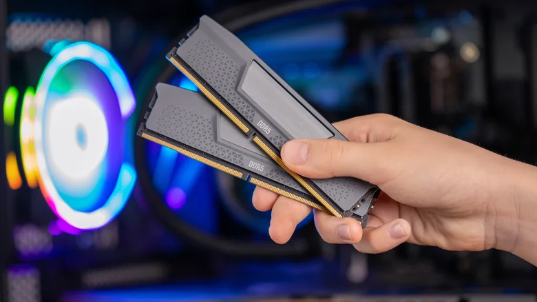 does windows 11 pro support more ram 1784815980
