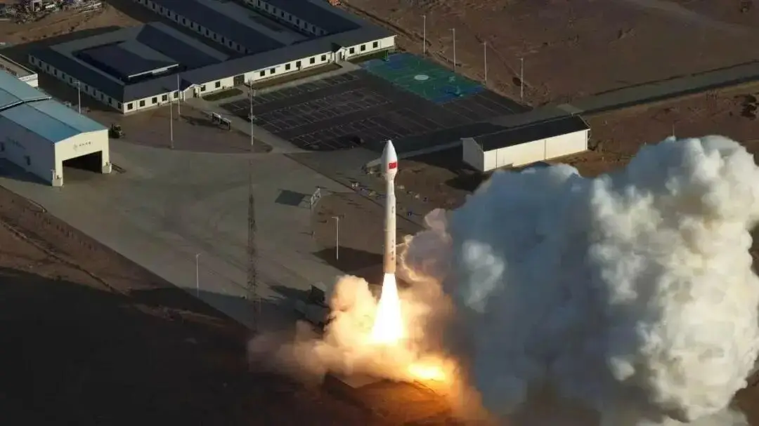 国际首次!中国钙钛矿探测器太空“开箱”,一边探测射线一边光伏发电 -1 国际首次!中国钙钛矿探测器太空“开箱”,一边探测射线一边光伏发电 -1