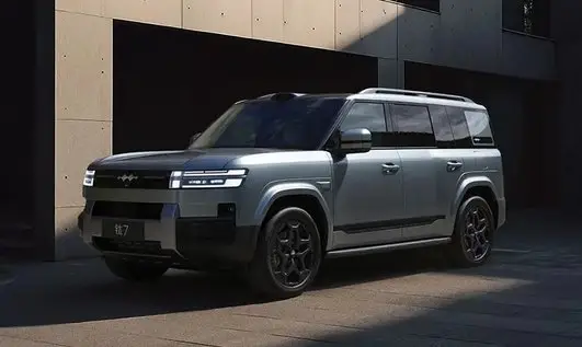 2026上半年十大爆款车:唯一上榜的国产燃油SUV,靠“小蓝灯”杀出重围 -1 2026上半年十大爆款车:唯一上榜的国产燃油SUV,靠“小蓝灯”杀出重围 -1