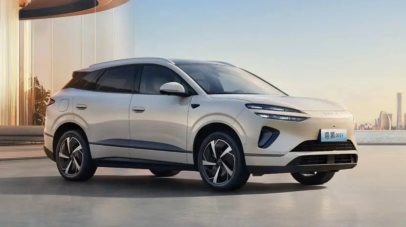 2026上半年十大爆款车:唯一上榜的国产燃油SUV,靠“小蓝灯”杀出重围 -1 2026上半年十大爆款车:唯一上榜的国产燃油SUV,靠“小蓝灯”杀出重围 -1