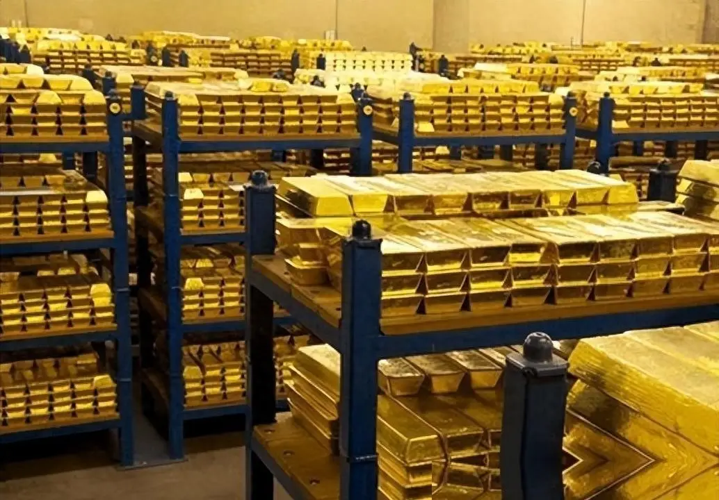 买30克金镯亏1万?年轻人开始只认金条和ETF -1 买30克金镯亏1万?年轻人开始只认金条和ETF -1