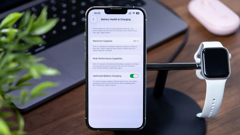 iphone battery warning signs you should look out for 1790359779