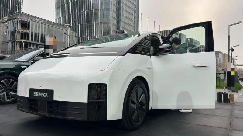 买纯电、插混还是增程？家庭用户先按通勤距离和补能条件做选择 -1