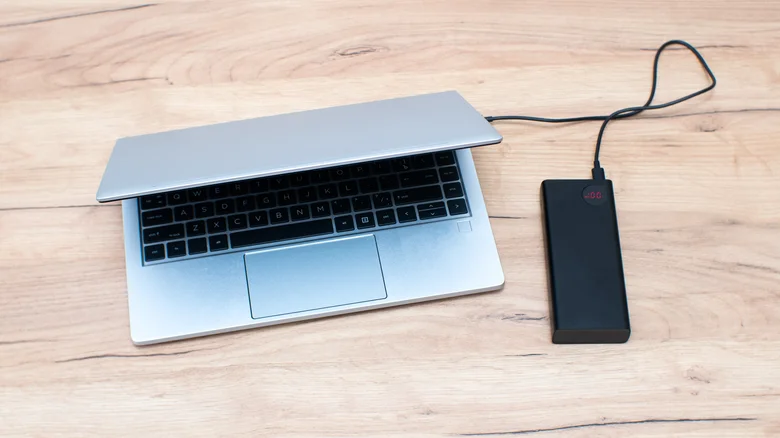 why cant my power bank charge my laptop 1790180025