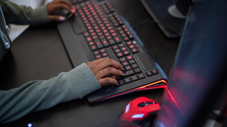 why your monitor has multiple usb ports 1789412492