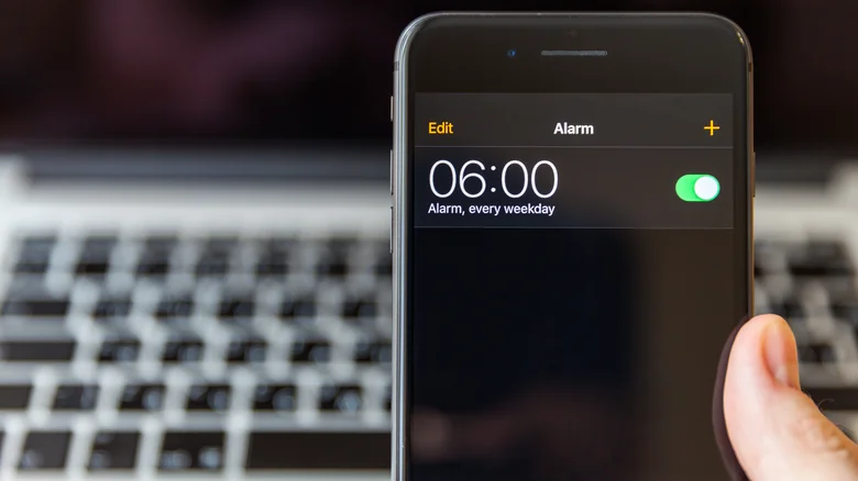 how do i change the appearance of the clock app on my iphone 1791466407
