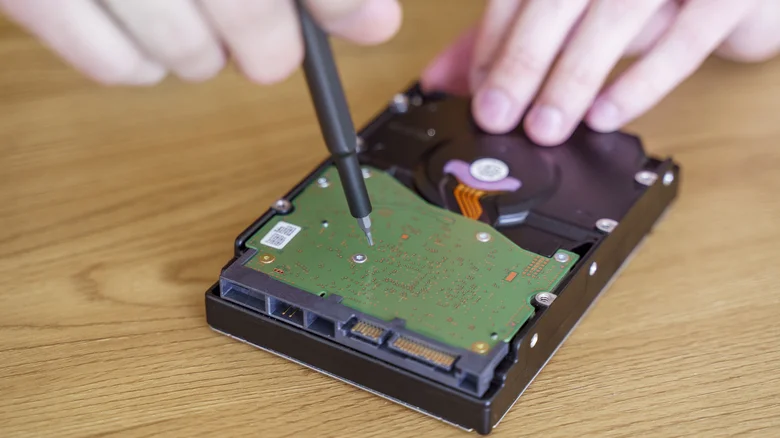 what to do with a damaged external hard drive 1791900464